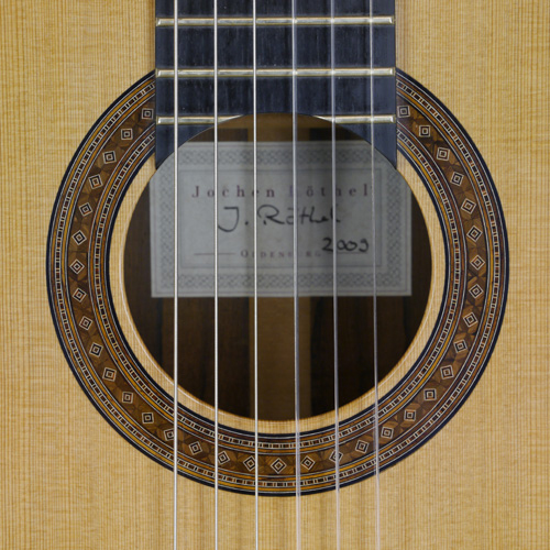 Rosette von Konzertgitarre, gebaut von Jochen R&ouml;thel