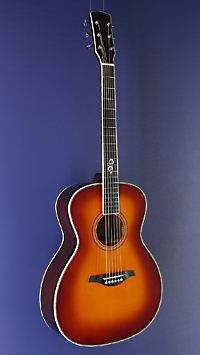 You&grave;s, sunburst lackierte Akustikgitarre in OM-Form mit massiver Fichtendecke und Mahagoni an Boden und Zarge, Pickup