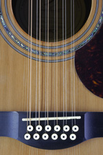 12-saitige Gitarre Steg